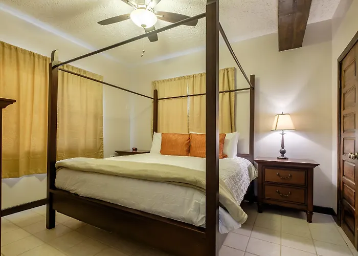 The Palapa House Hotel