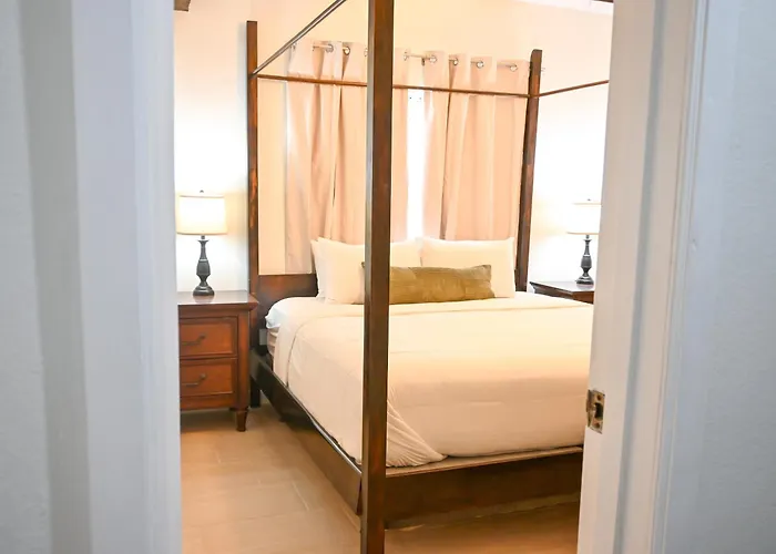 The Palapa House 3*